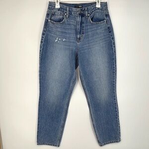 Fashion Nova Juniors 11 Jeans Light Blue Slightly Distressed Relaxed Hip Tapered